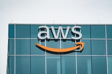 AWS verlaagt energiegebruik met nieuw hybride koelsysteem